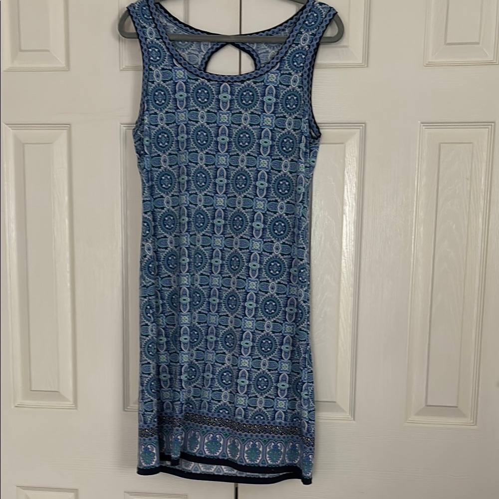 Max Studio Blue and White Sleeveless Sheath Dress
